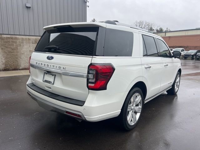 Used 2024 Ford Expedition Platinum image 5