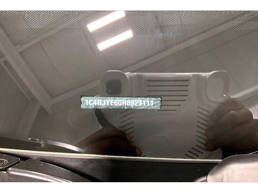 Used 2024 Jeep Grand Cherokee Summit w/ Luxury Tech Group V image 34