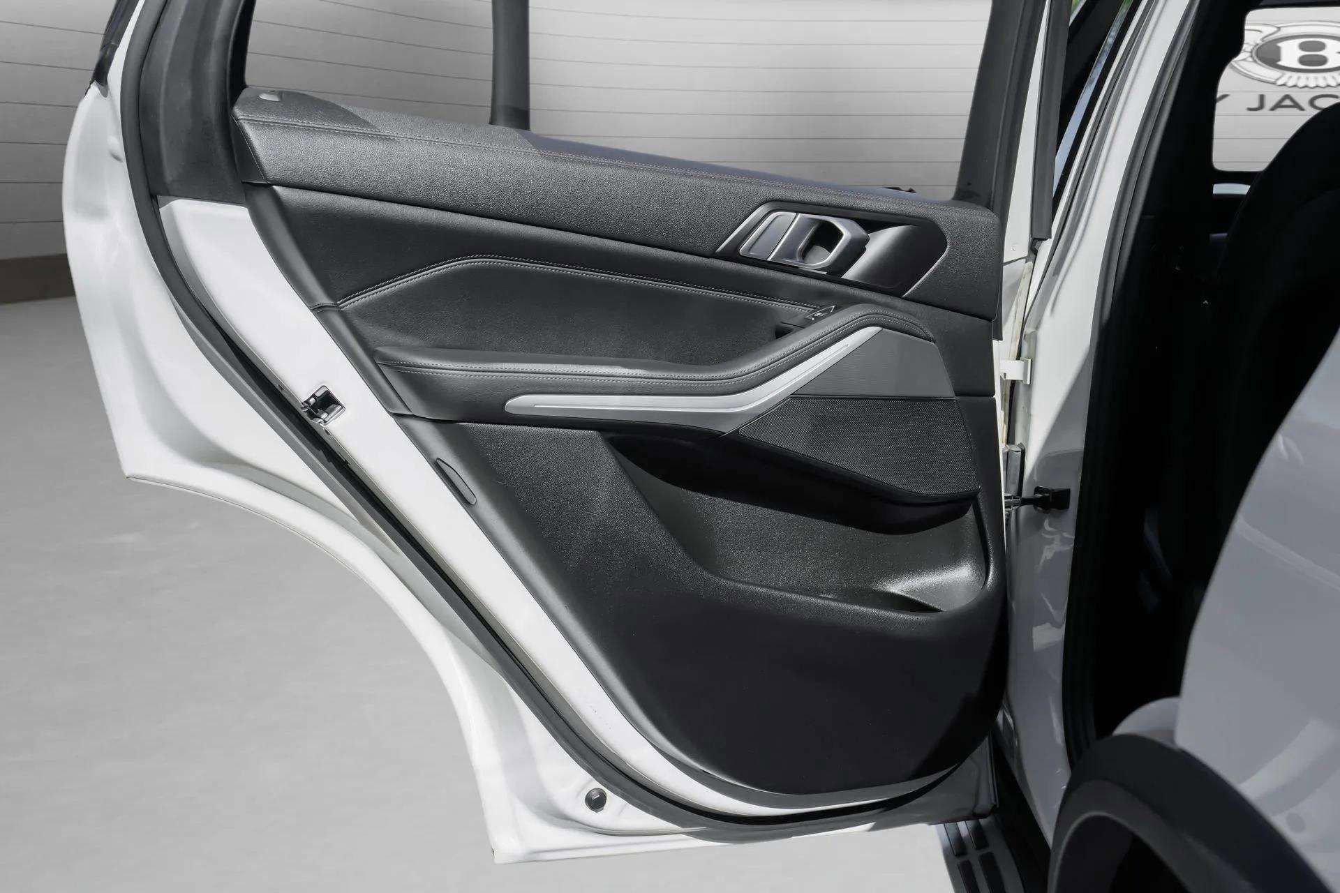 Used 2023 BMW X5 sDrive40i w/ Premium Package image 28