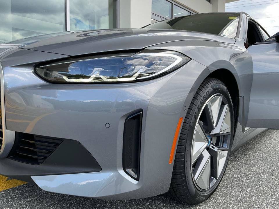 Used 2023 BMW i4 eDrive40 RWD image 26