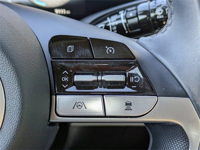 Used 2023 Hyundai Elantra Limited image 25