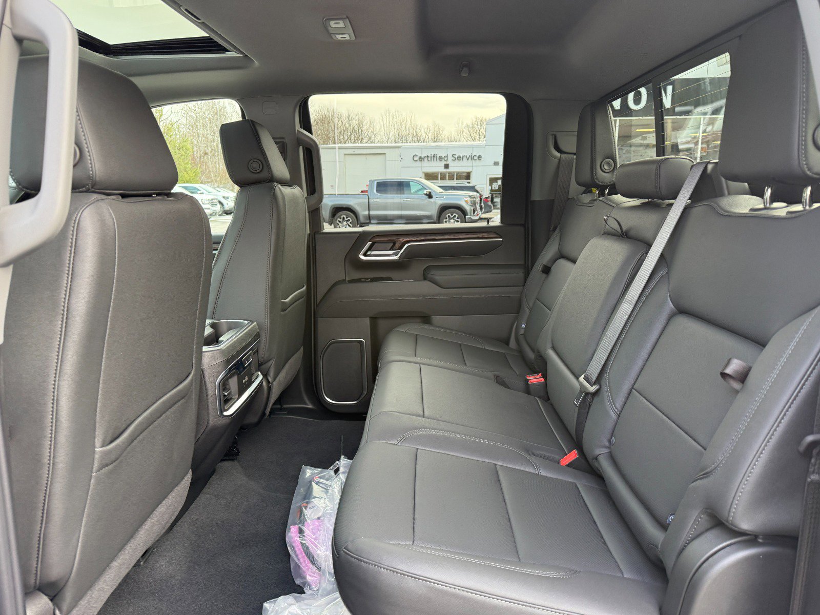 New 2026 GMC Sierra 2500 SLT w/ SLT Convenience Package image 16