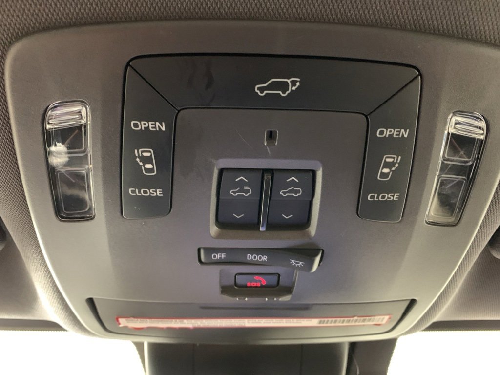 Used 2021 Toyota Sienna Platinum image 15