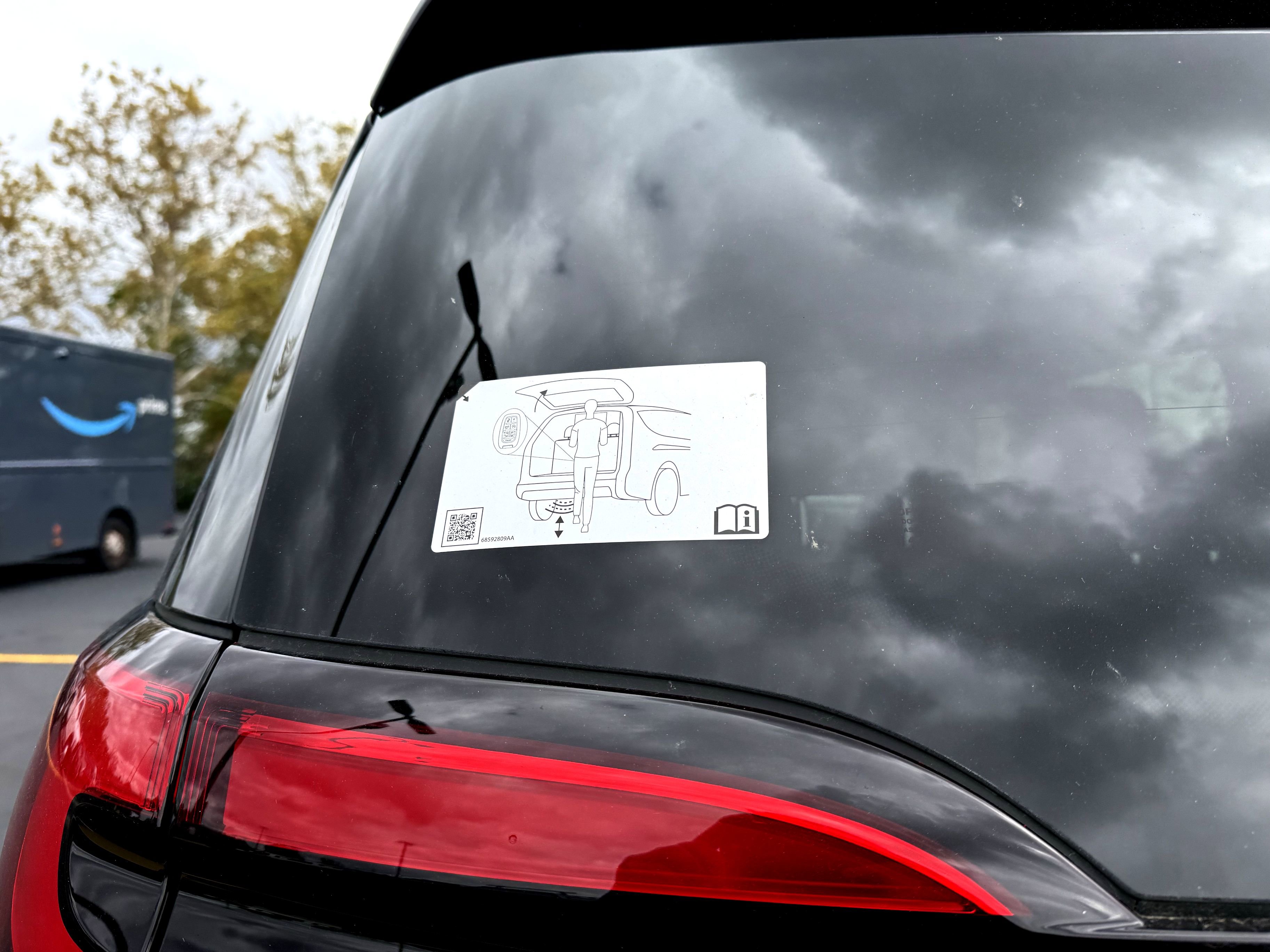 New 2026 Chrysler Pacifica Limited image 9