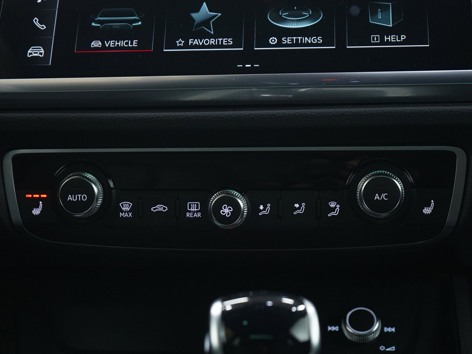 Used 2025 Audi Q3 2.0T Premium image 15