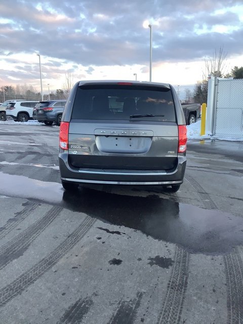 Used 2019 Dodge Grand Caravan SE image 5