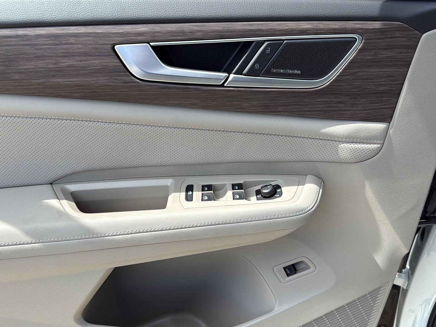 New 2026 Volkswagen Atlas SEL Premium R-Line image 14