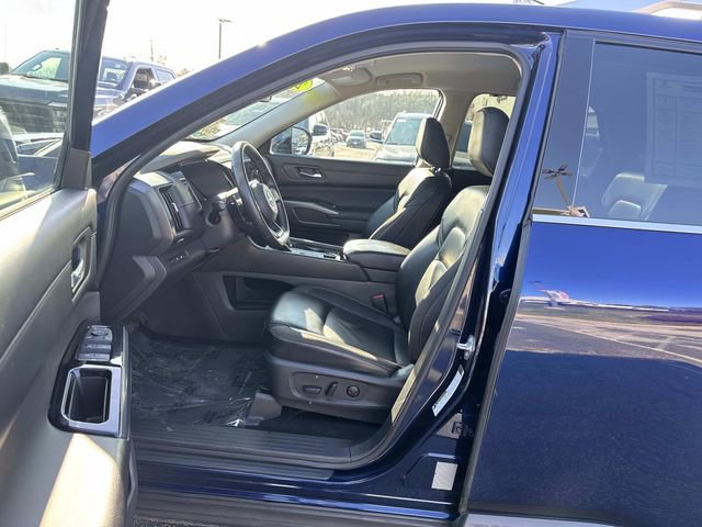 Used 2022 Nissan Pathfinder SL w/ Cargo Package image 17