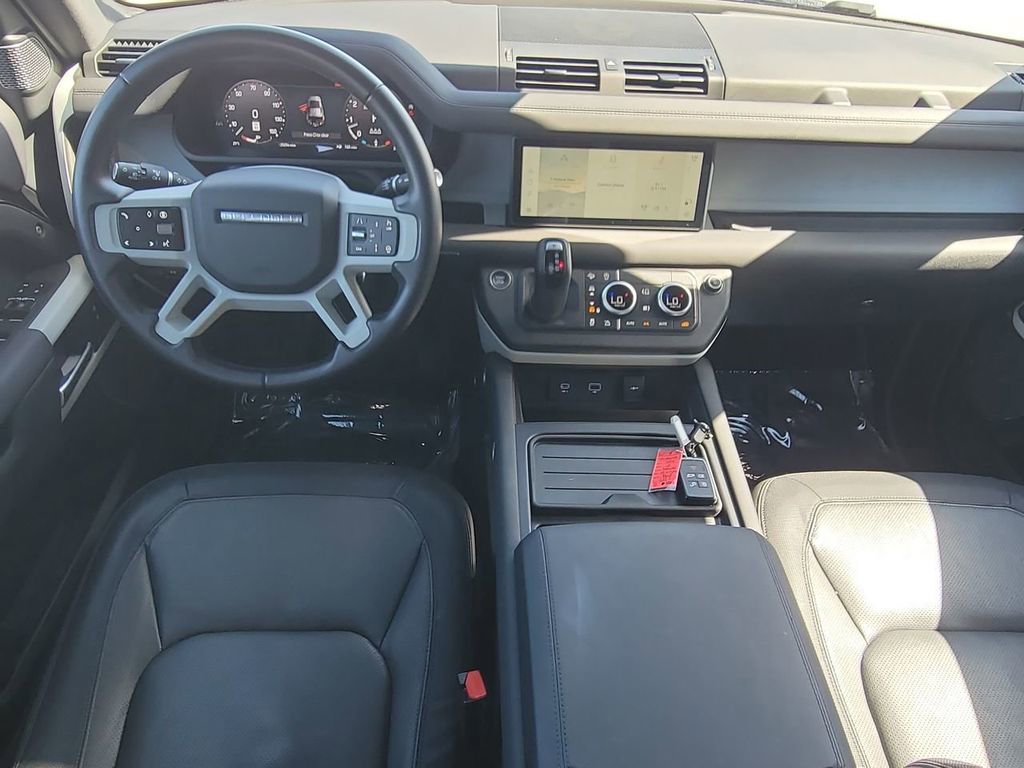 Certified 2024 Land Rover Defender 110 X-Dynamic SE image 17