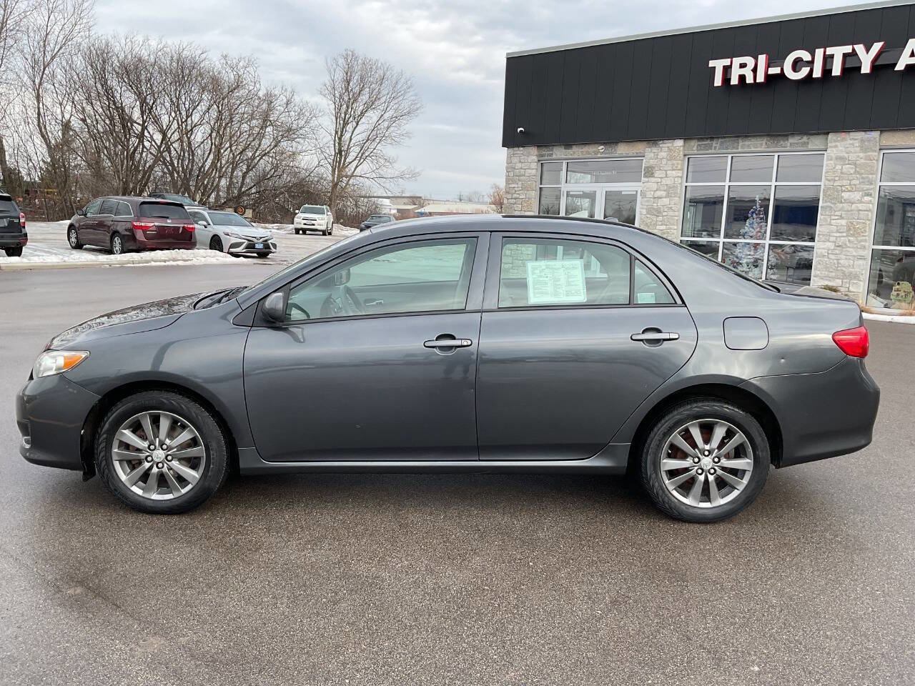 Used 2010 Toyota Corolla LE image 3