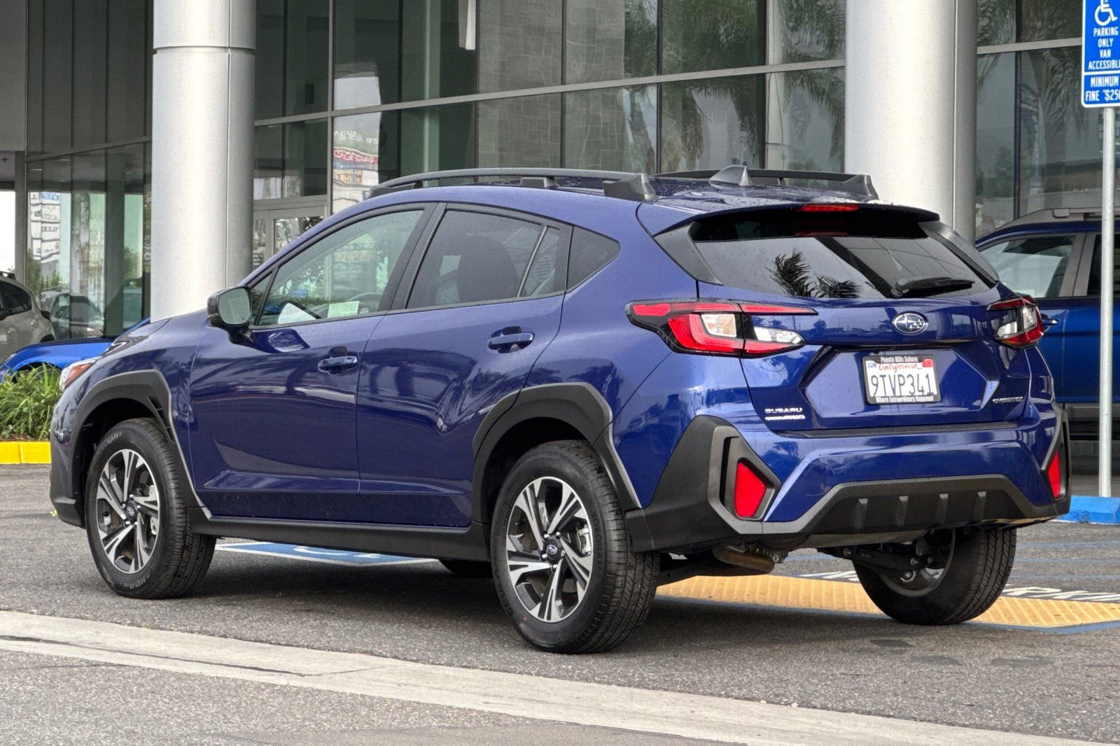 Used 2025 Subaru Crosstrek 2.0i Premium image 6