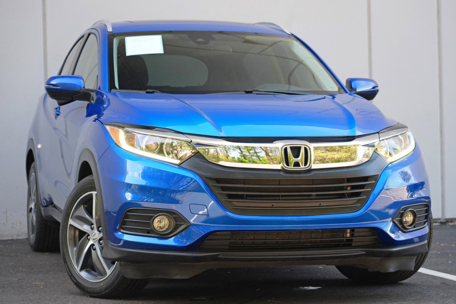 Used 2022 Honda HR-V EX image 2