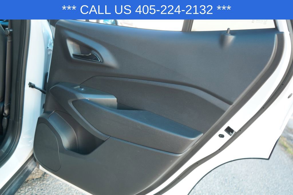 Used 2025 Chevrolet Trax LT w/ LT Convenience Package image 25