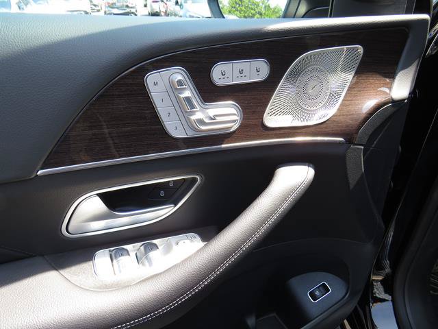 Used 2026 Mercedes-Benz GLE 450 4MATIC w/ Winter Package image 9