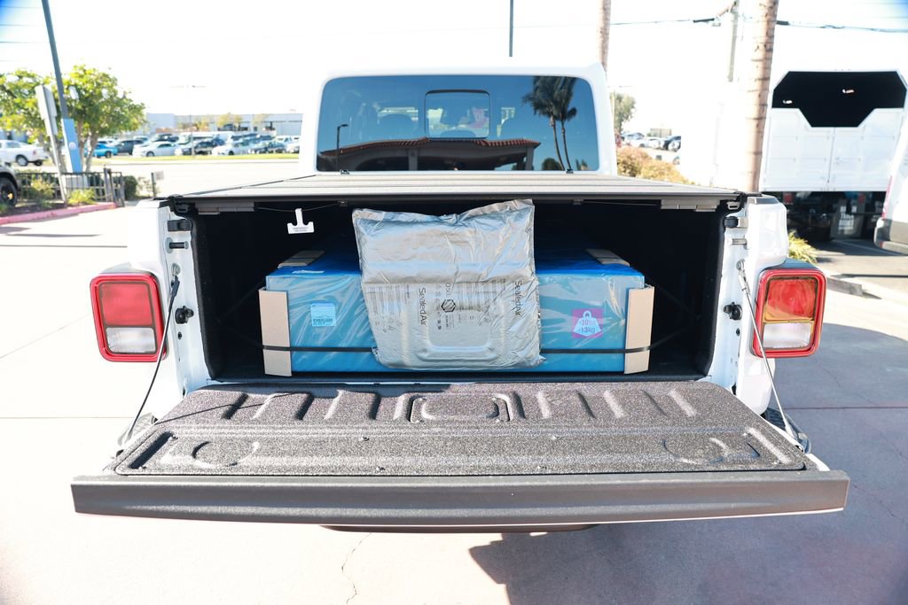 New 2026 Jeep Gladiator Sport AWD/4WD image 32