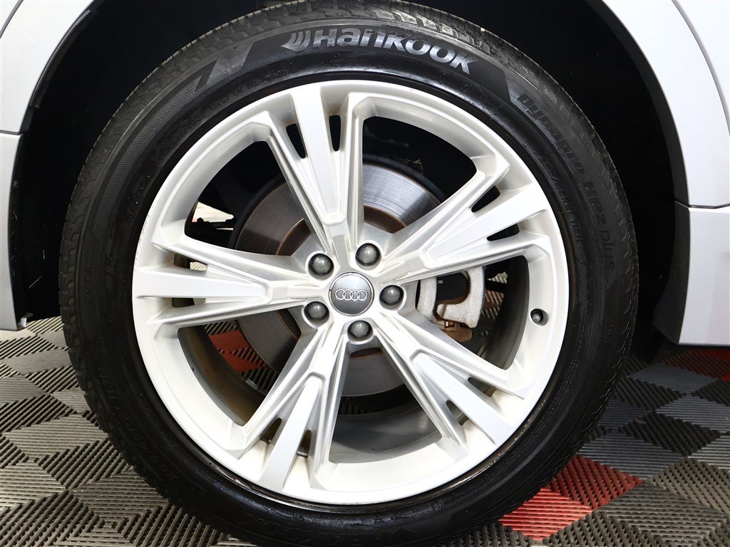 Used 2019 Audi Q8 Premium Plus w/ Premium Plus image 24