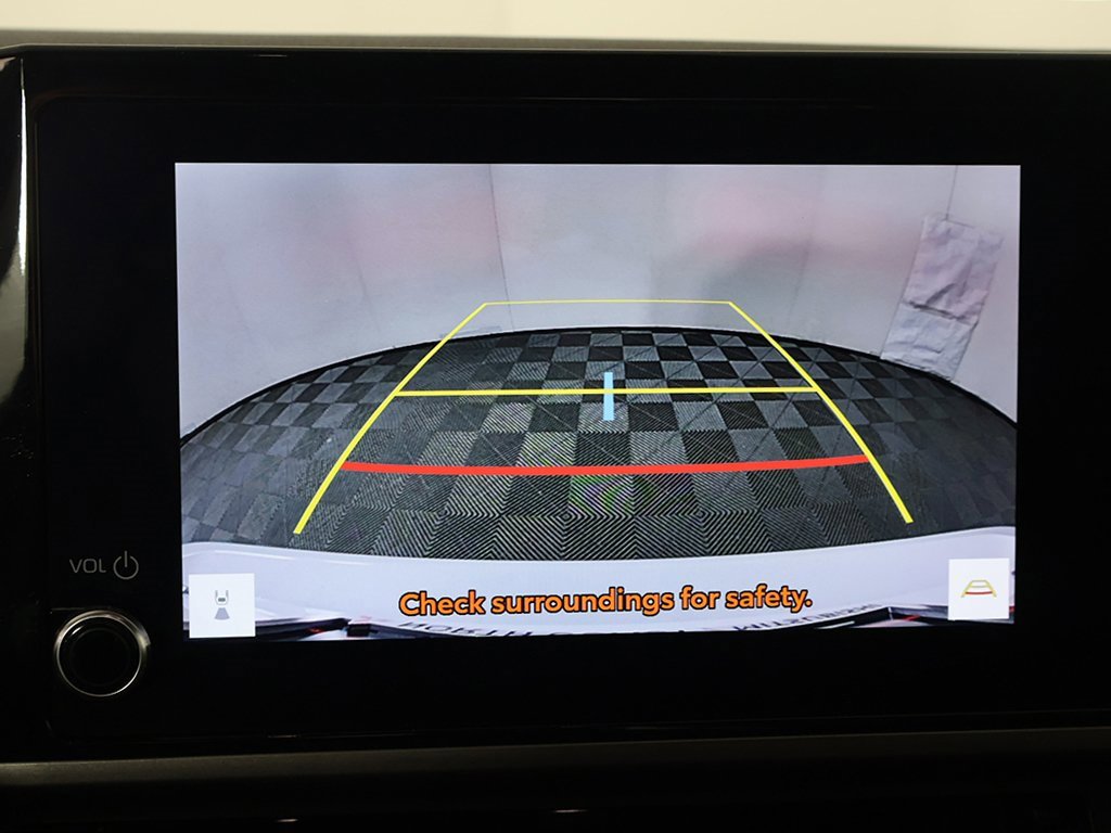 Used 2025 Toyota Camry SE image 39