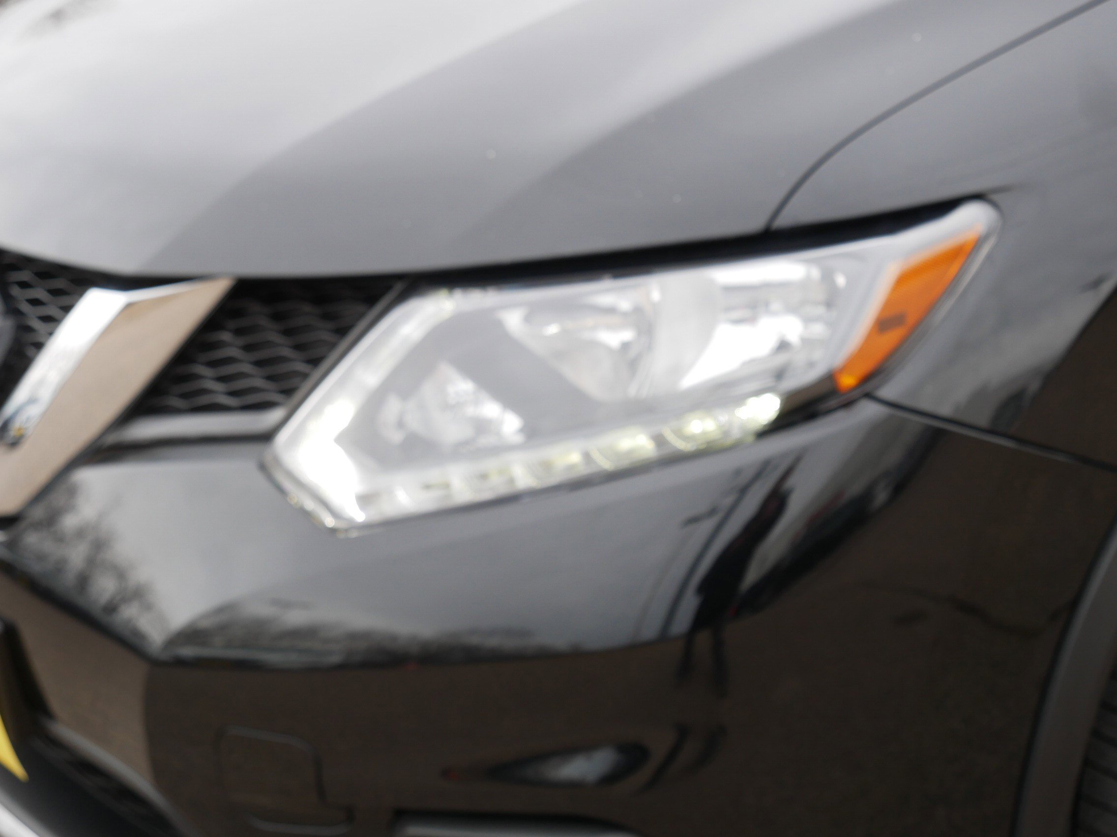 Used 2016 Nissan Rogue SV w/ SV Premium Package image 16