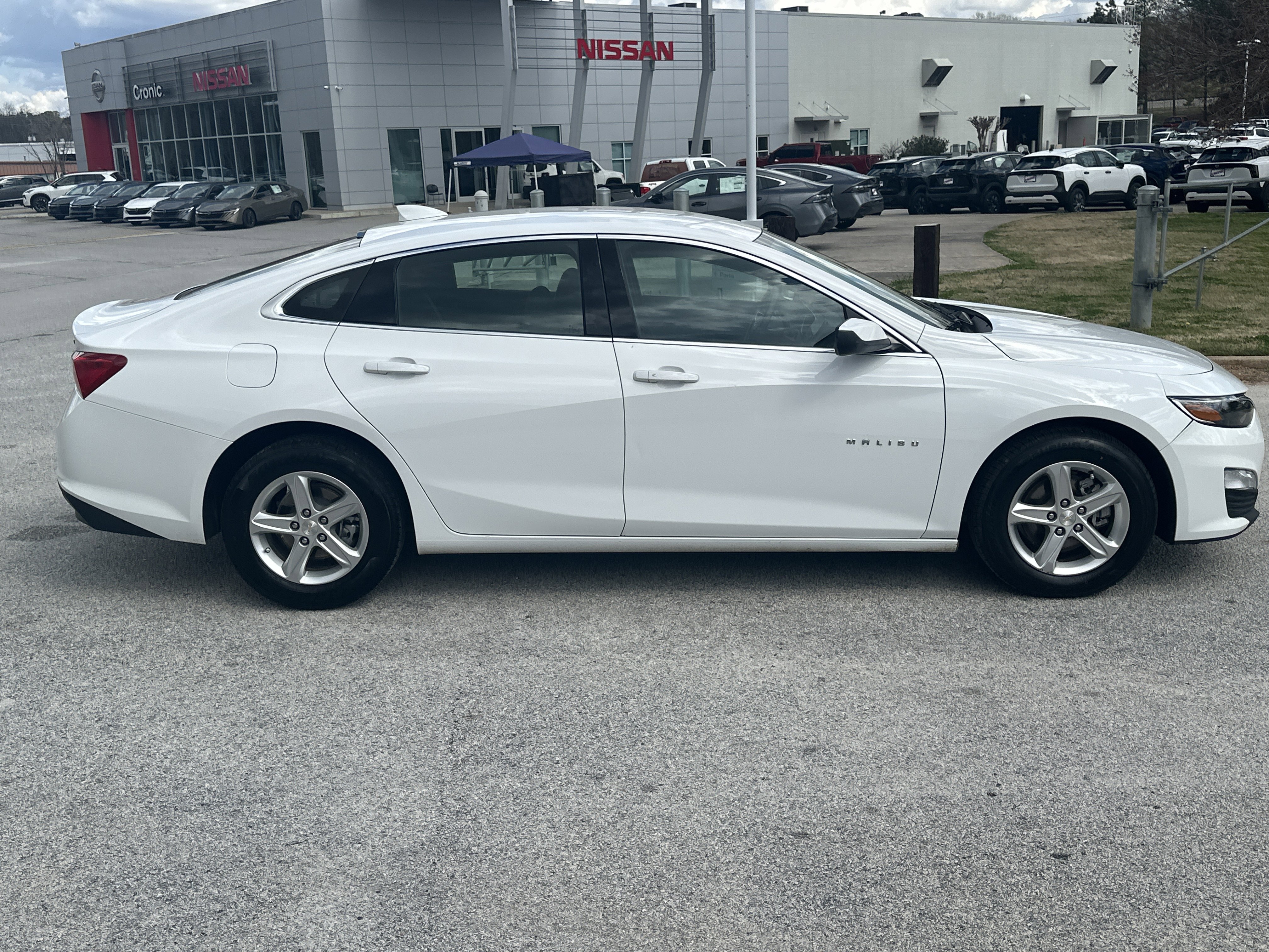 Used 2024 Chevrolet Malibu LT image 4