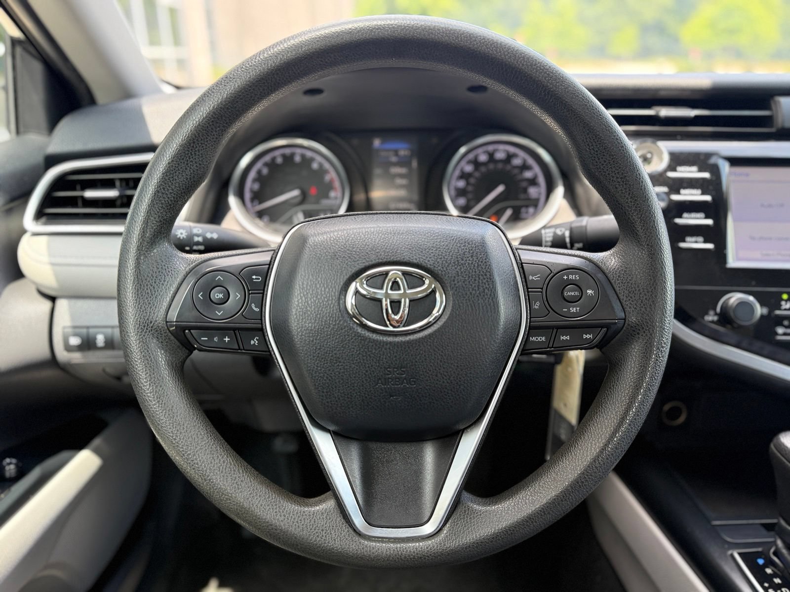Used 2018 Toyota Camry LE FWD image 25