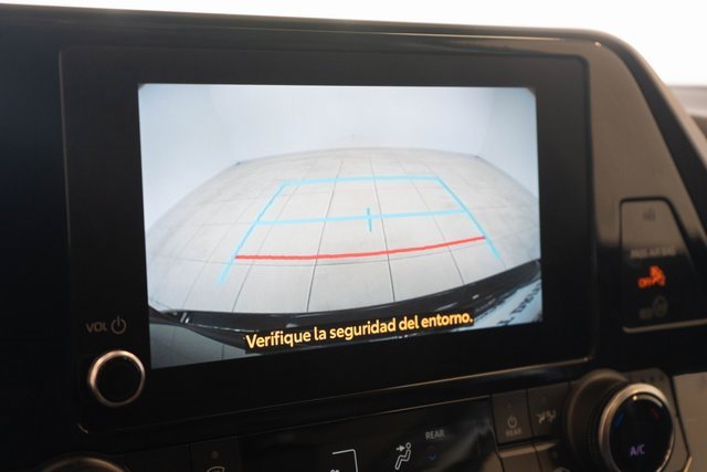 Used 2023 Toyota Highlander XLE image 25