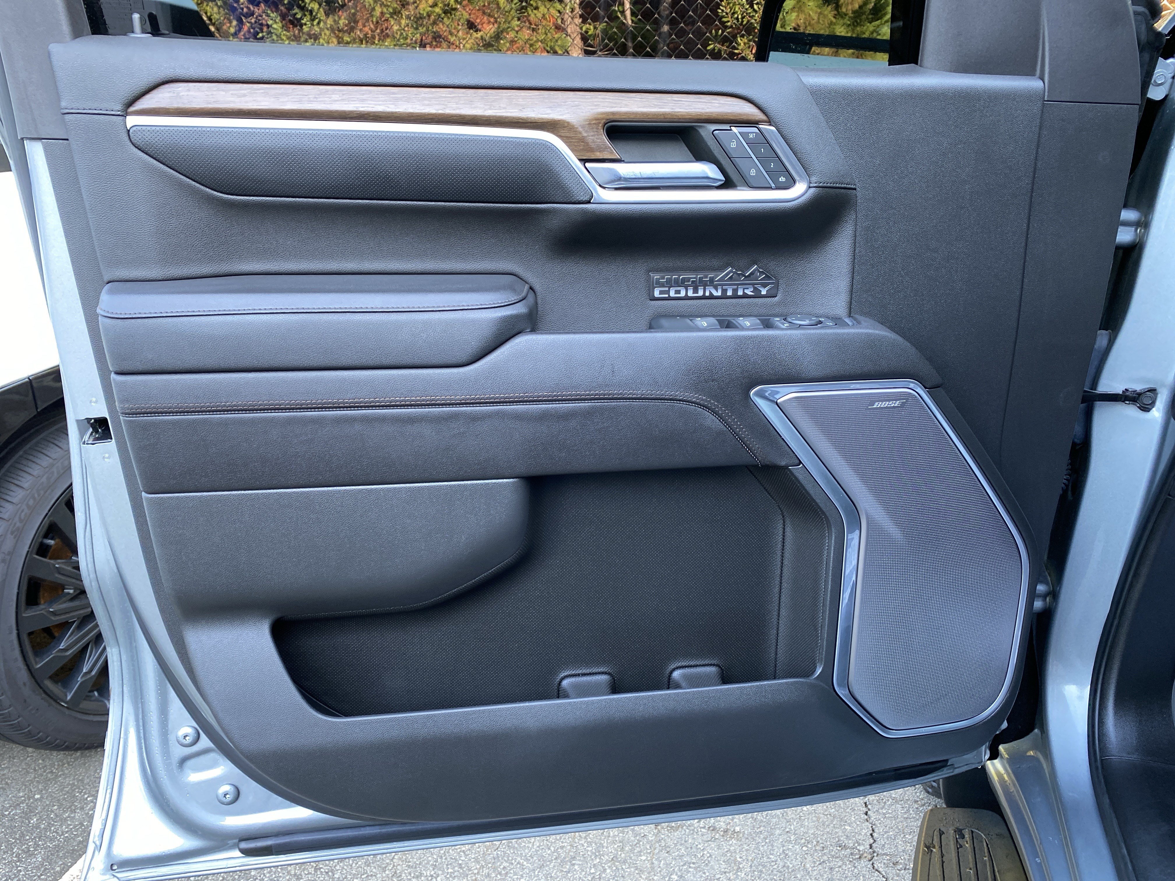 Used 2023 Chevrolet Silverado 1500 High Country w/ High Country Premium Package AWD/4WD image 16
