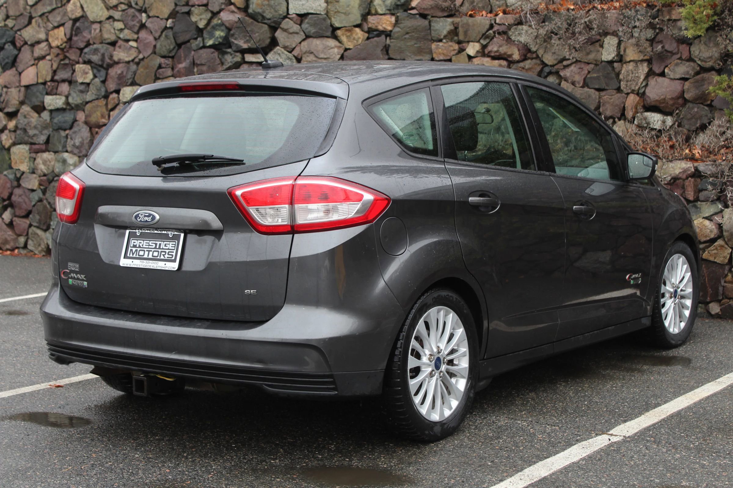 Used 2017 Ford C-MAX Energi SE w/ Cold Weather Package FWD image 9