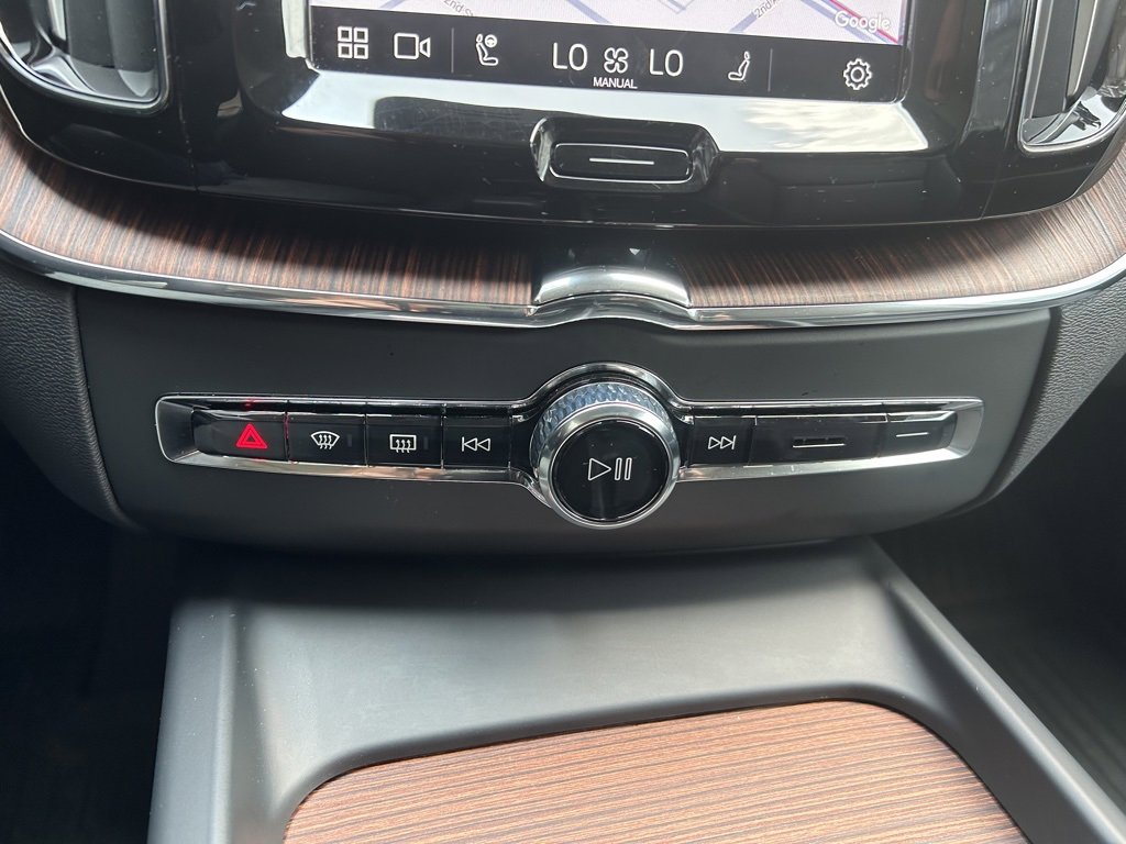 Certified 2024 Volvo XC60 T8 Plus w/ Climate Package image 32