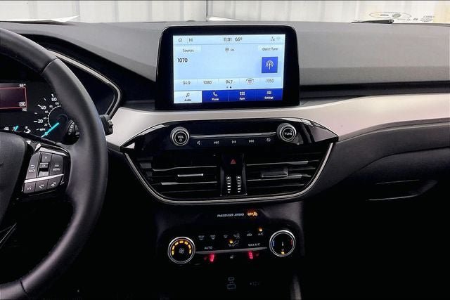 Used 2022 Ford Escape SE w/ Cold Weather Package AWD/4WD image 6