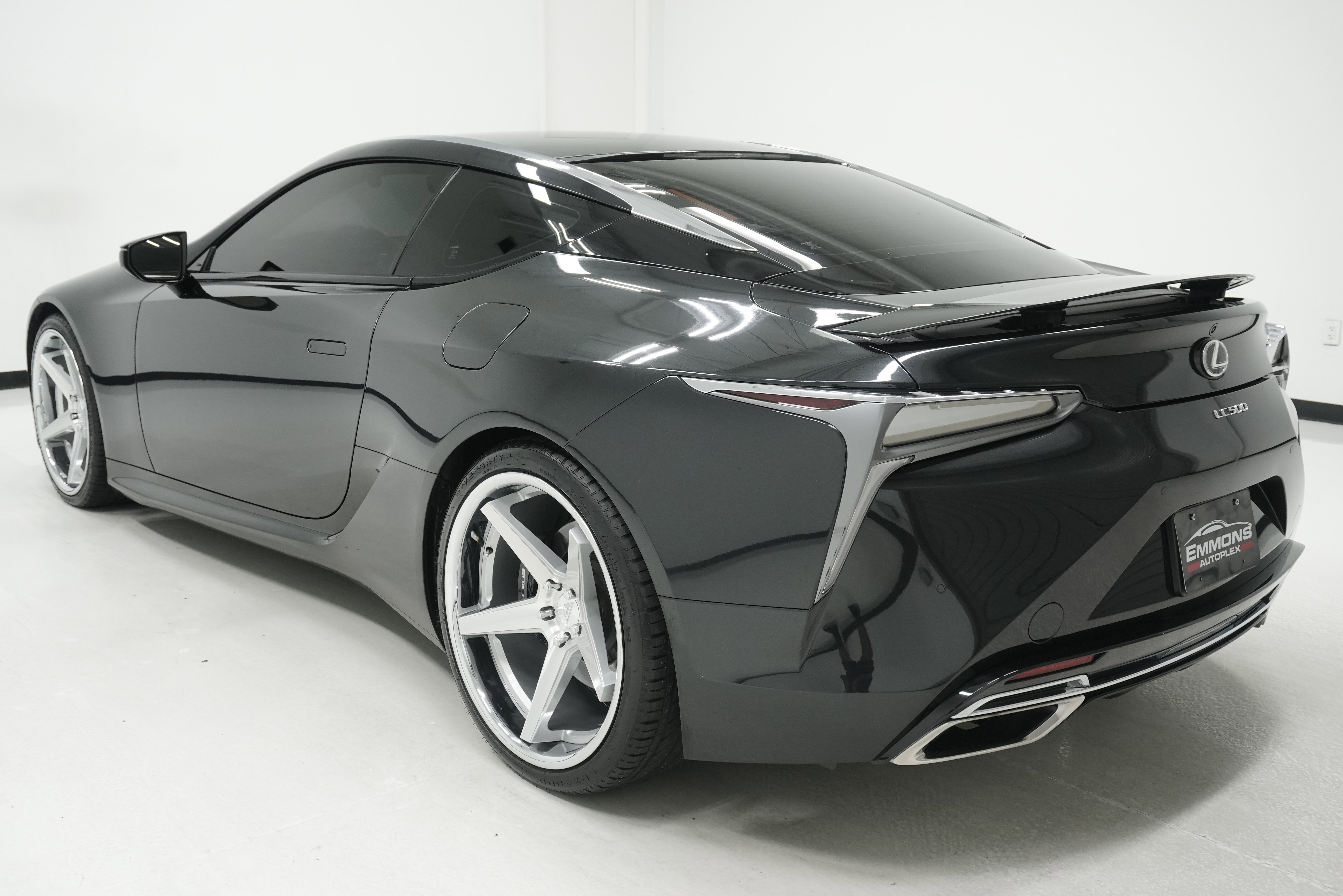 Used 2018 Lexus LC 500 Coupe w/ Performance Package RWD image 6