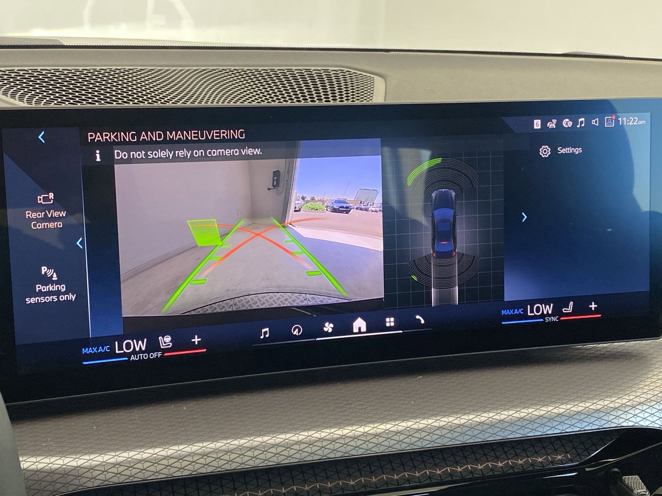 Used 2025 BMW 330i xDrive Sedan w/ Convenience Package image 23