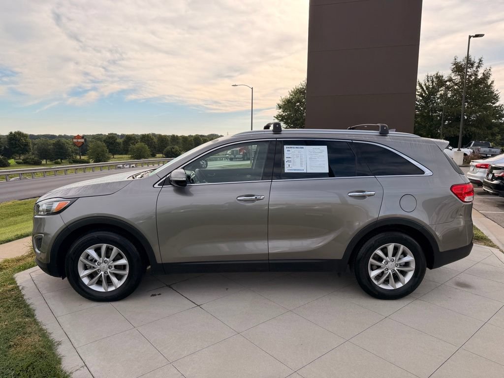 Used 2017 Kia Sorento FWD w/ LX Convenience Package image 6