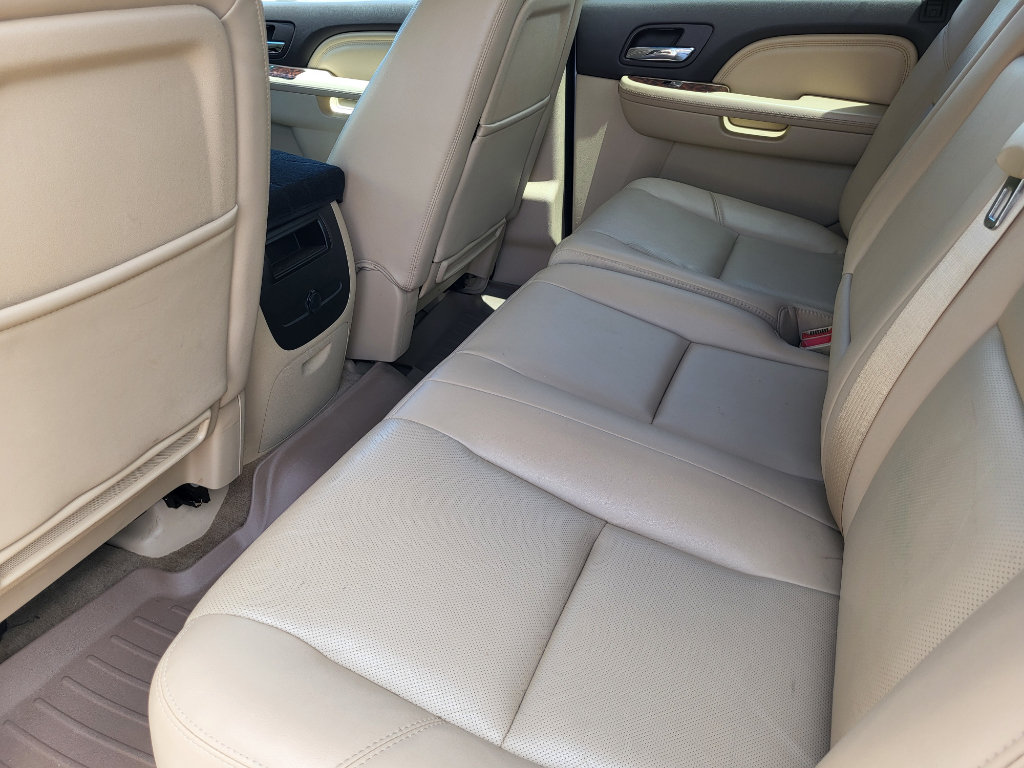 Used 2014 GMC Sierra 2500 Denali w/ Suspension Package, Off-Road AWD/4WD image 9