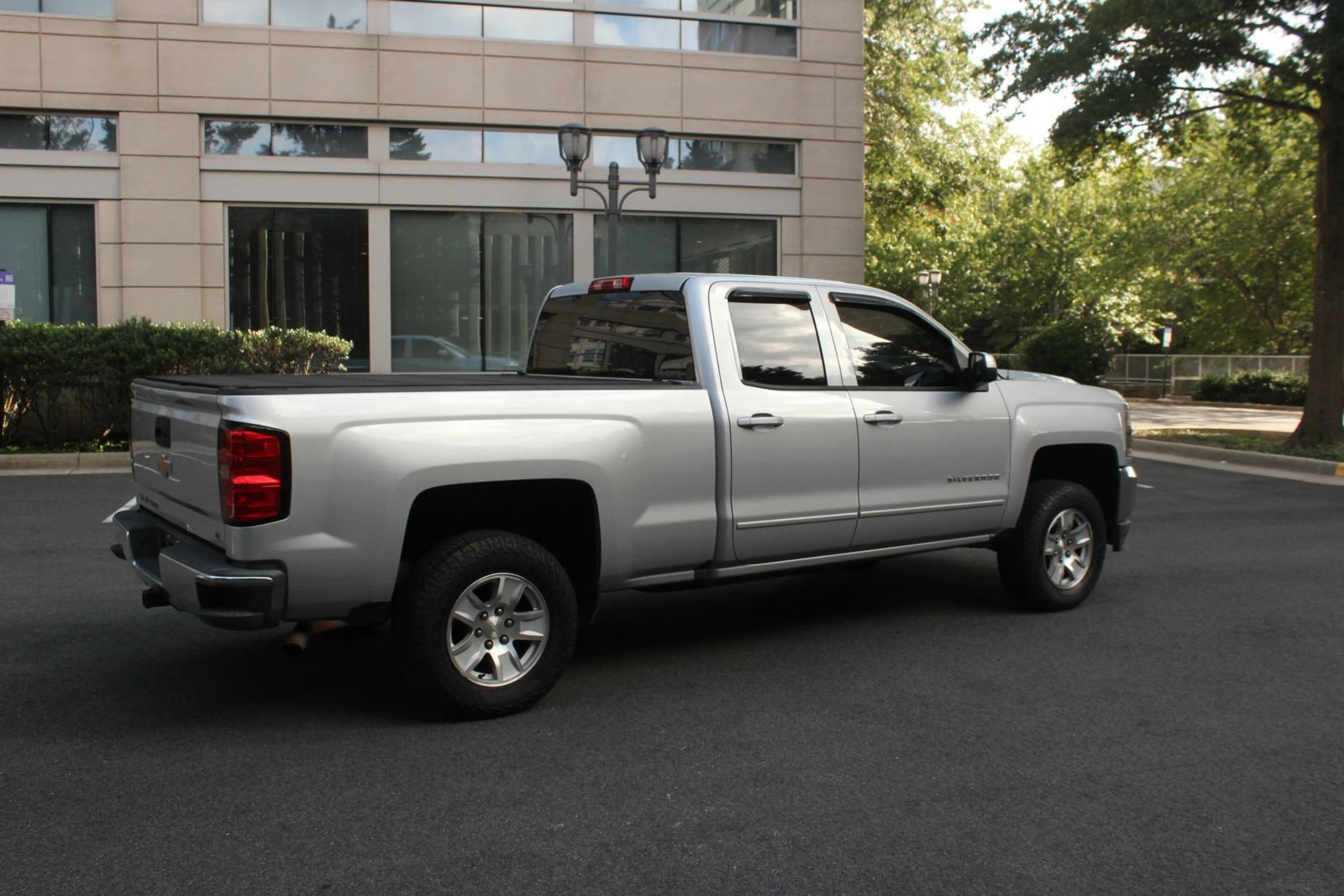 Used 2017 Chevrolet Silverado 1500 LT w/ All Star Edition RWD image 7