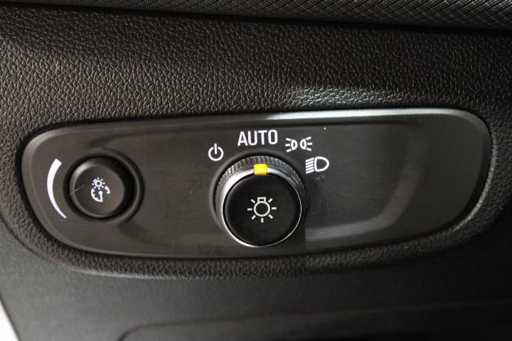 Used 2024 Chevrolet TrailBlazer RS w/ Convenience Package image 37