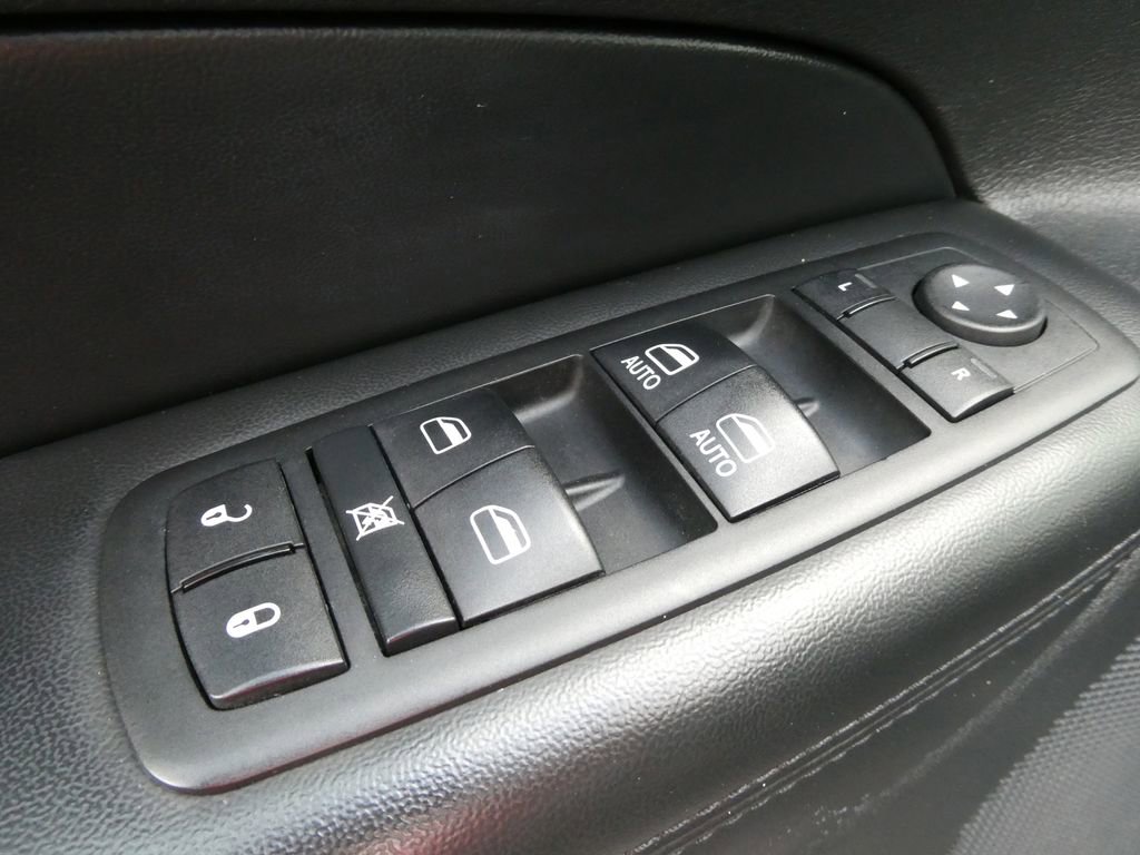 Used 2015 Jeep Grand Cherokee Laredo w/ Quick Order Package 23E AWD/4WD image 22