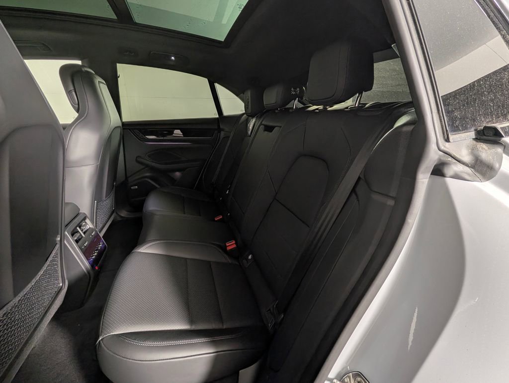 New 2026 Porsche Macan 4 Electric image 23