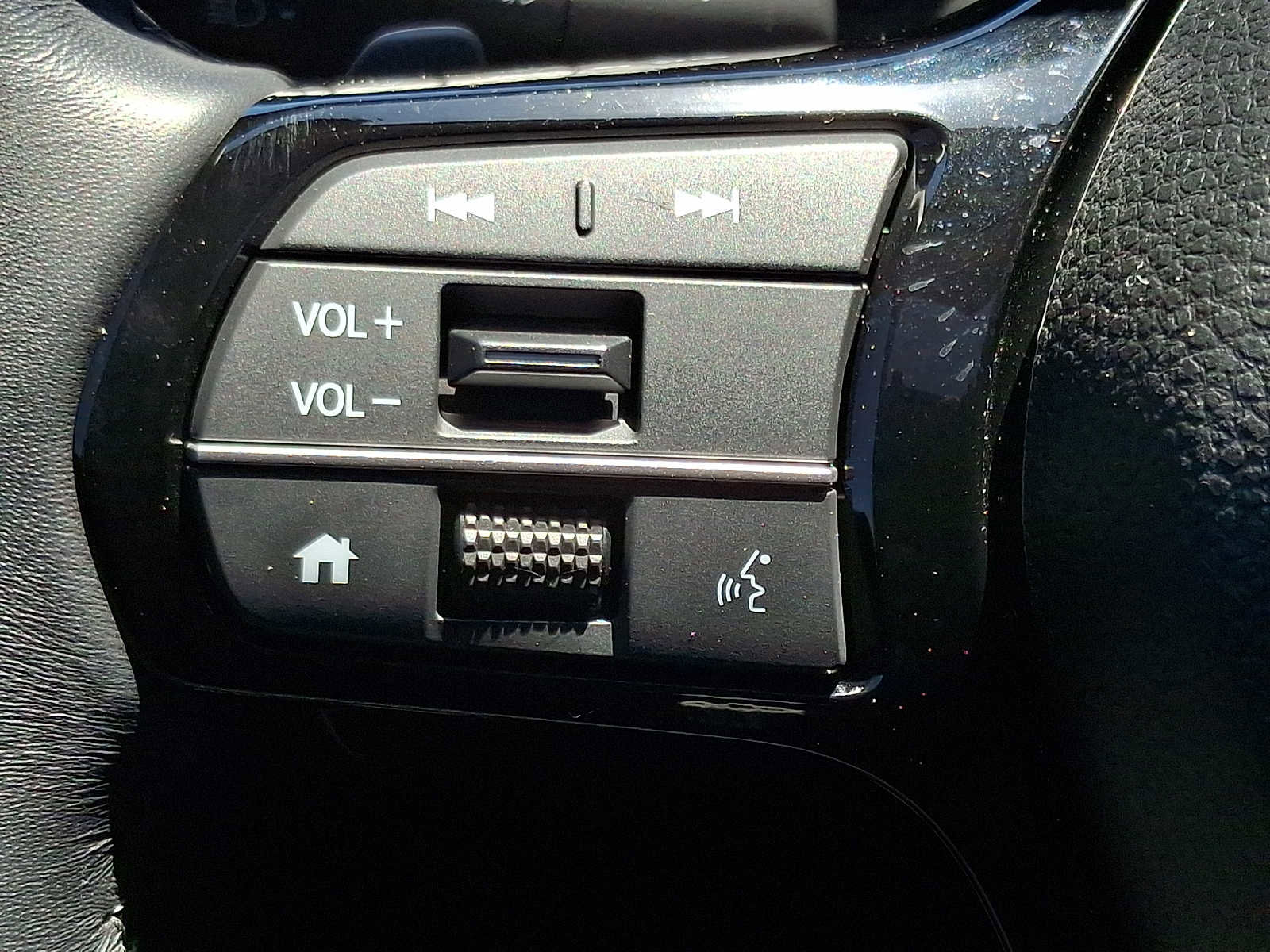 Certified 2025 Honda Pilot Touring image 22