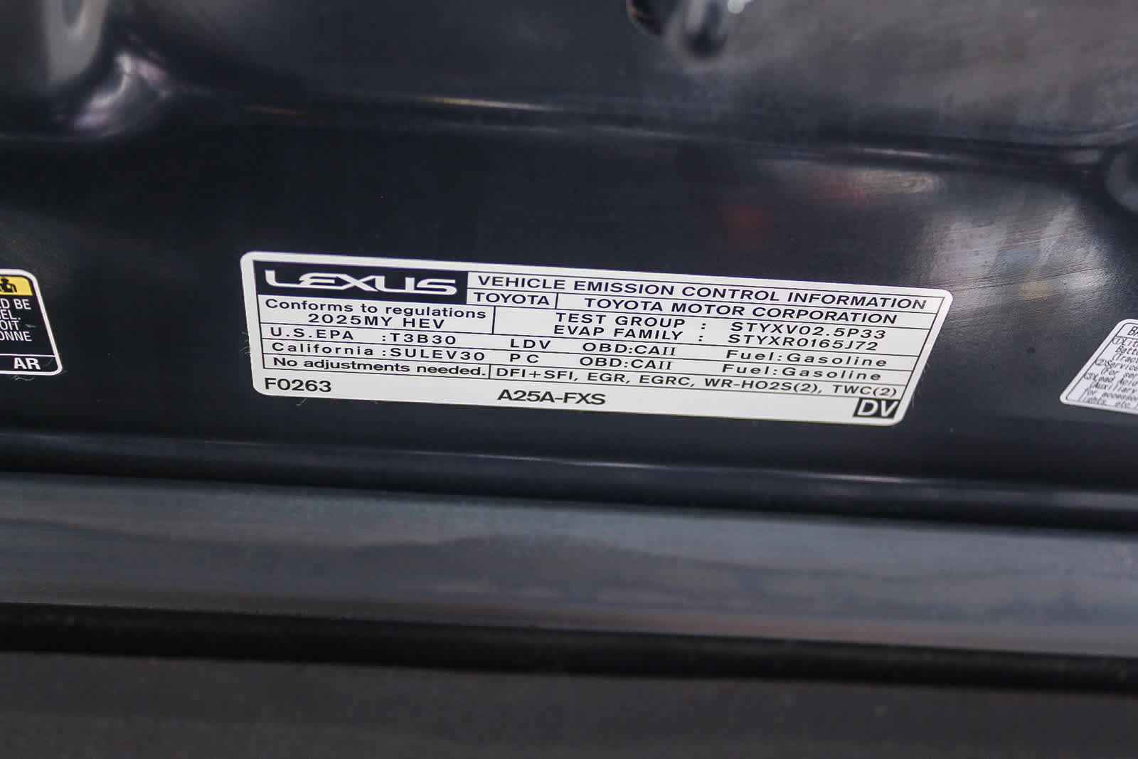 Used 2025 Lexus ES 300h w/ Premium Package image 34