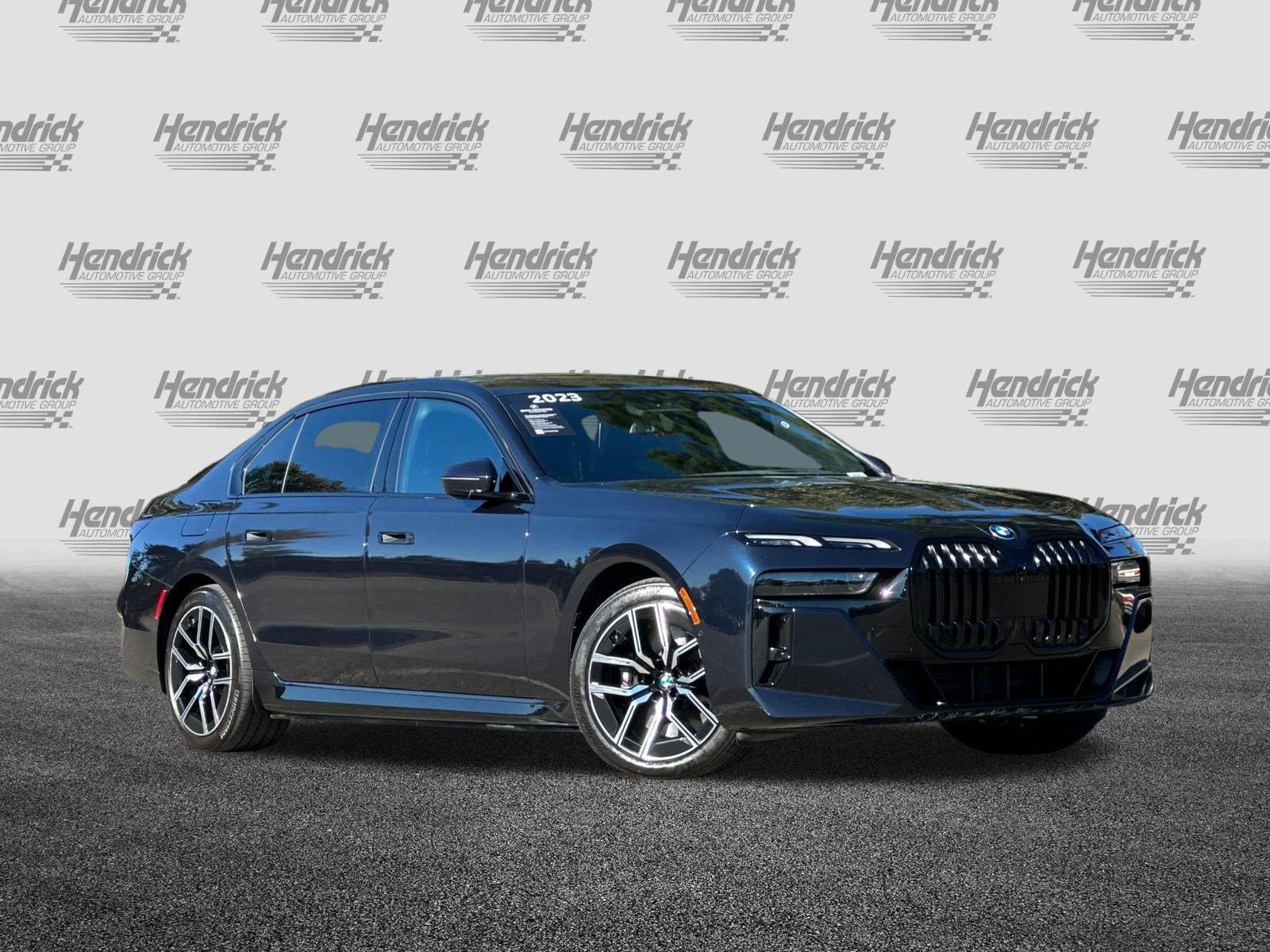 Used 2023 BMW i7 xDrive60 AWD/4WD image 2