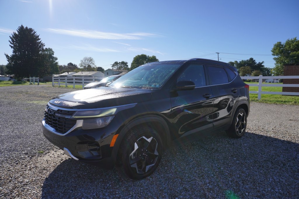 Used 2025 Kia Seltos EX AWD/4WD image 1