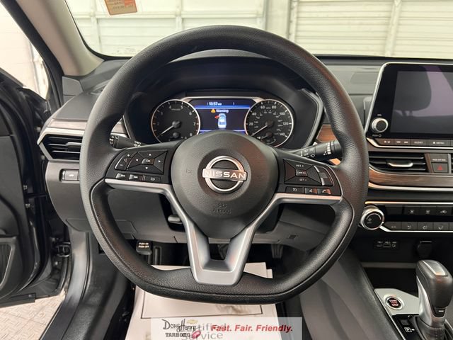 Used 2025 Nissan Altima 2.5 SV FWD image 42