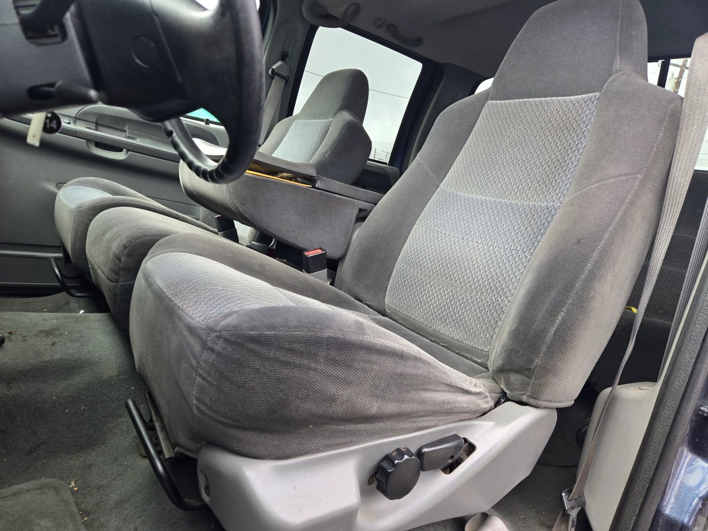 Used 2002 Ford F250 XL RWD image 10