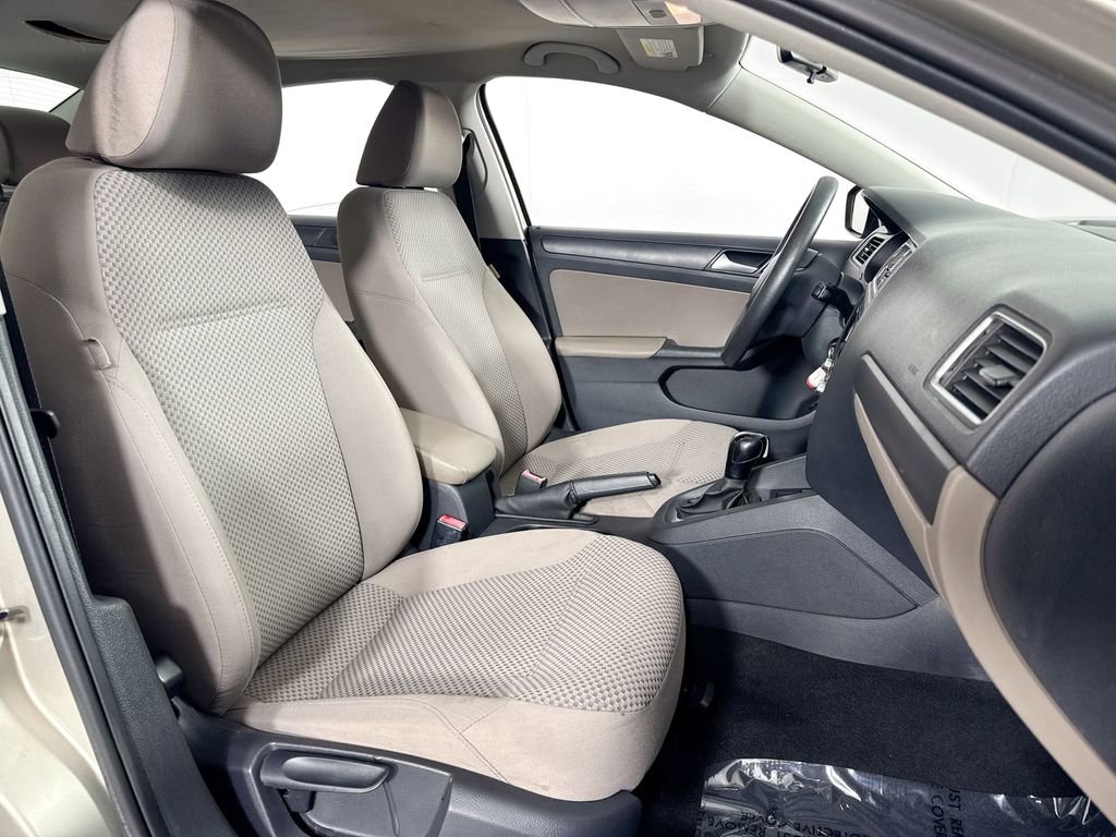 Used 2014 Volkswagen Jetta S image 26