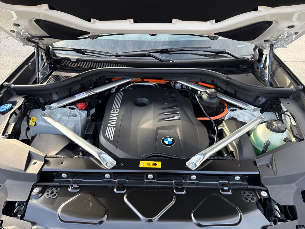 New 2026 BMW X5 xDrive50e w/ Climate Comfort Package image 29
