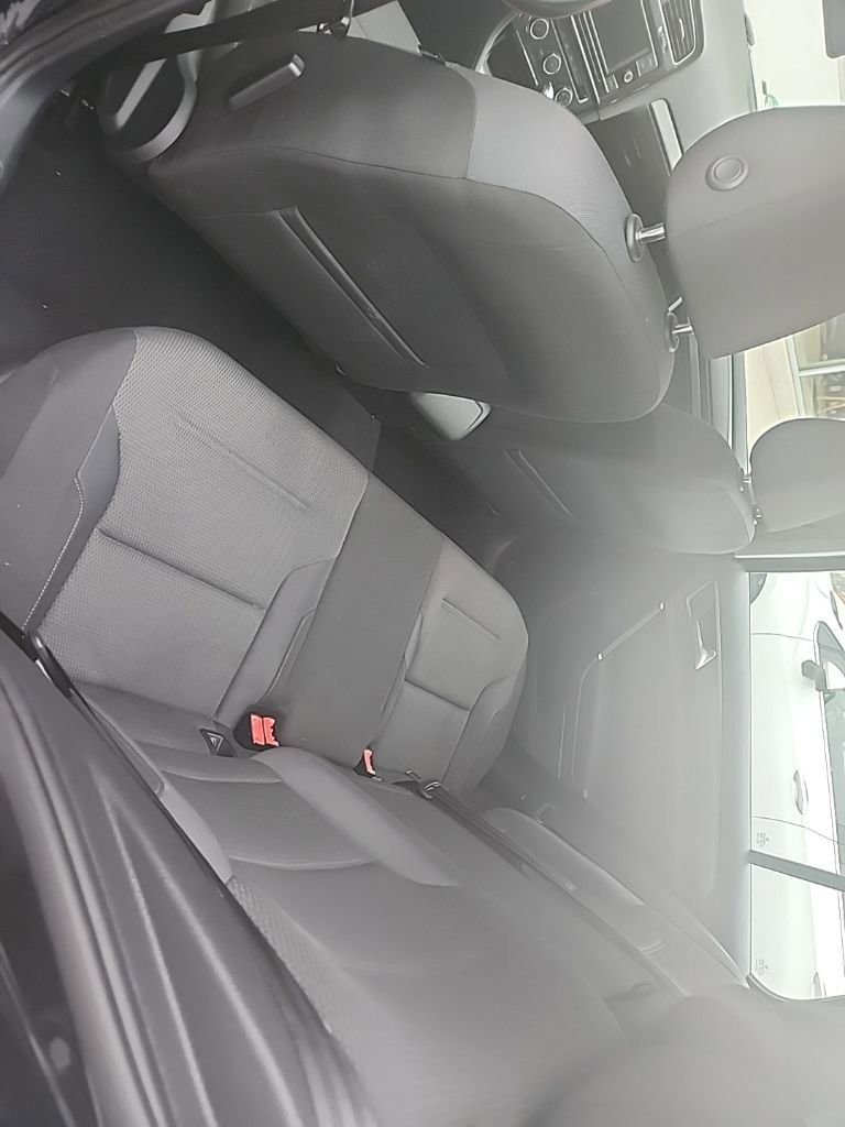 Used 2018 Volkswagen Golf SE image 10