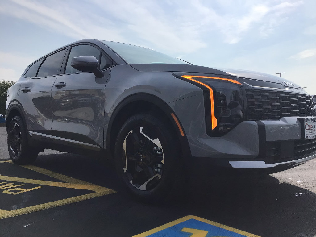 New 2027 Kia Sportage S