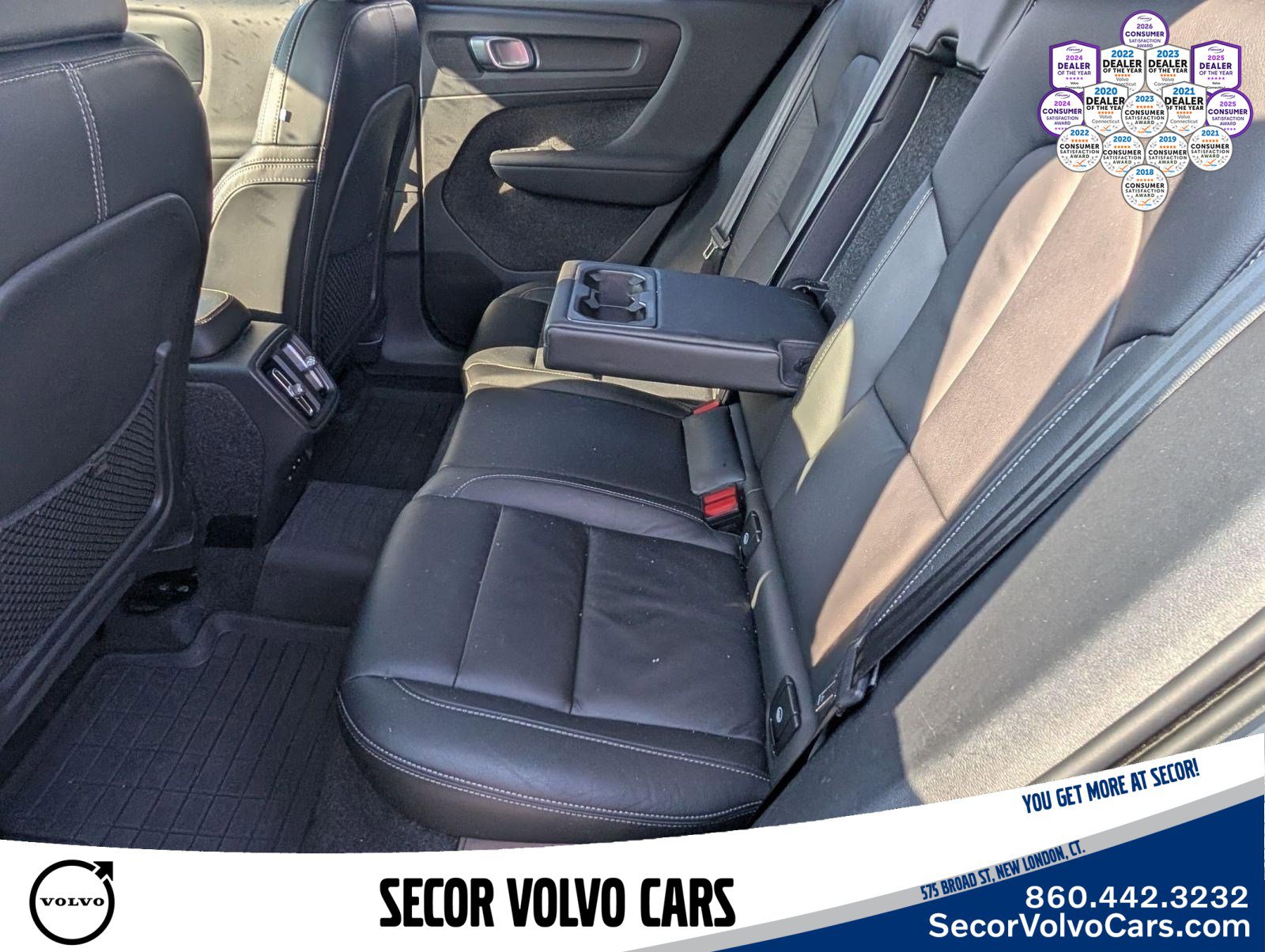 Used 2023 Volvo XC40 B5 Plus w/ Driver Assist Package AWD/4WD image 9