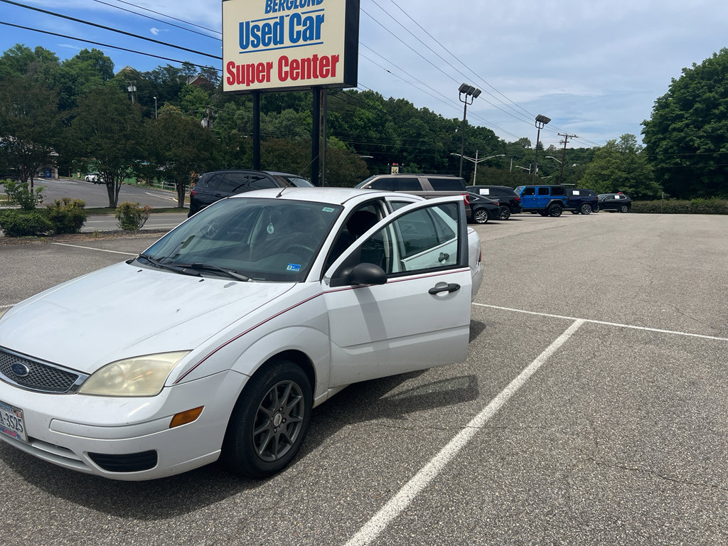 Used 2007 Ford Focus SE FWD image 1