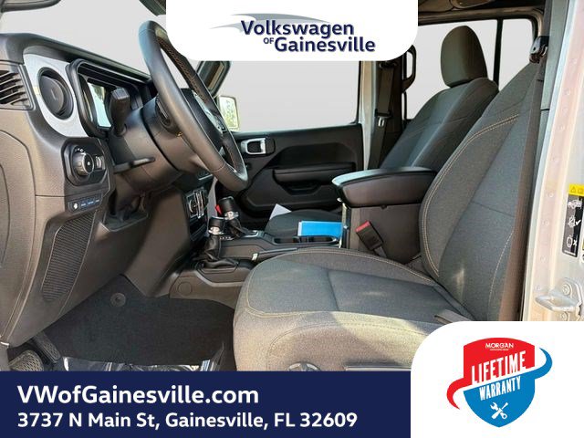 Used 2024 Jeep Wrangler Unlimited w/ Convenience Group AWD/4WD image 18